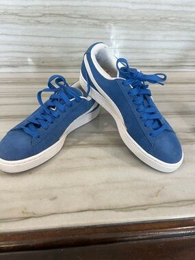 Puma Blue Suede Low-Top Sneakers - Classic Casual Style